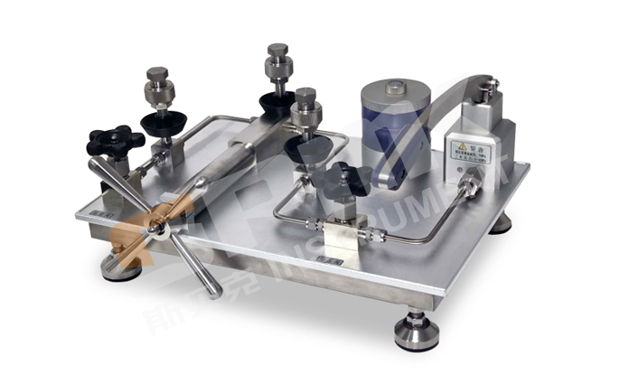 SPMK990S油介質高壓壓力源